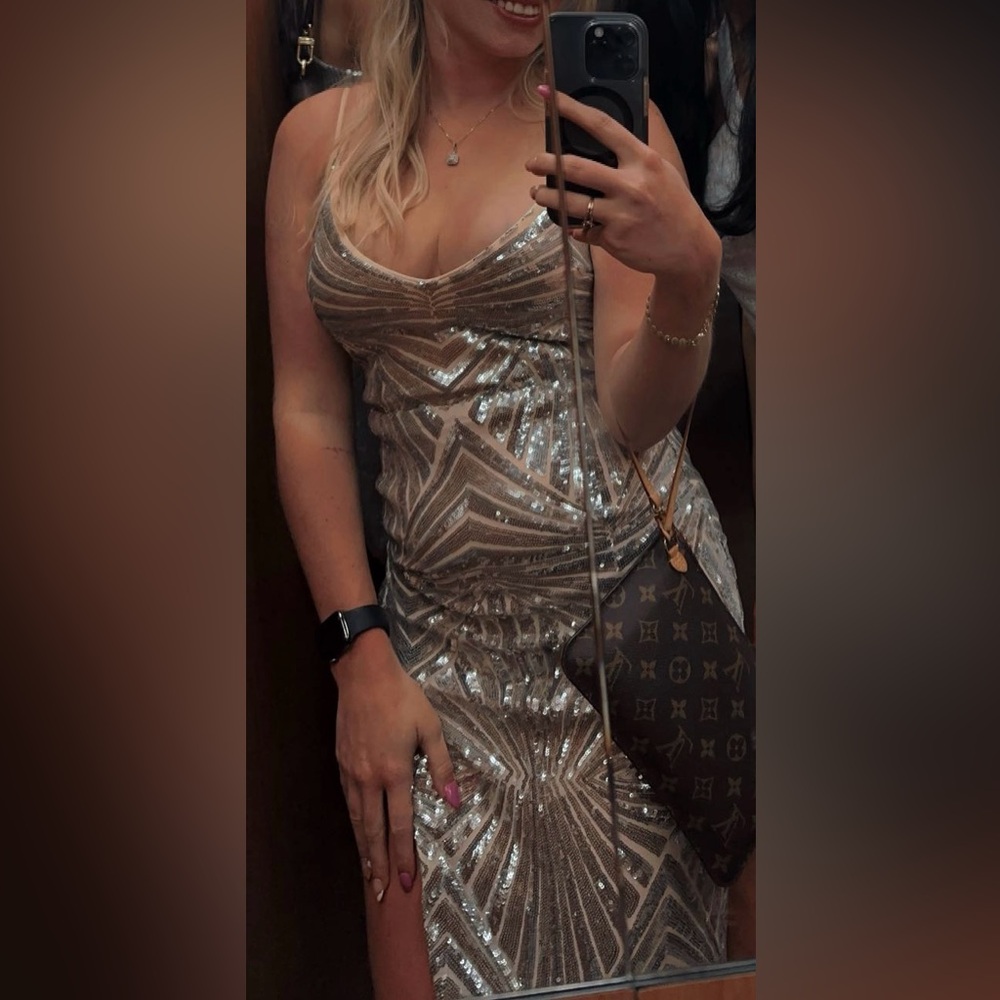 Lulus Dazzling Moments Silver Sequin Sleeveless Bodycon Midi Dress - Size S